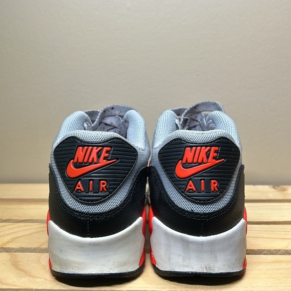 Nike Women's Air Max 90 Essential Wolf Grey / Infrared 616730-014 Size 6 - Picture 4 of 6